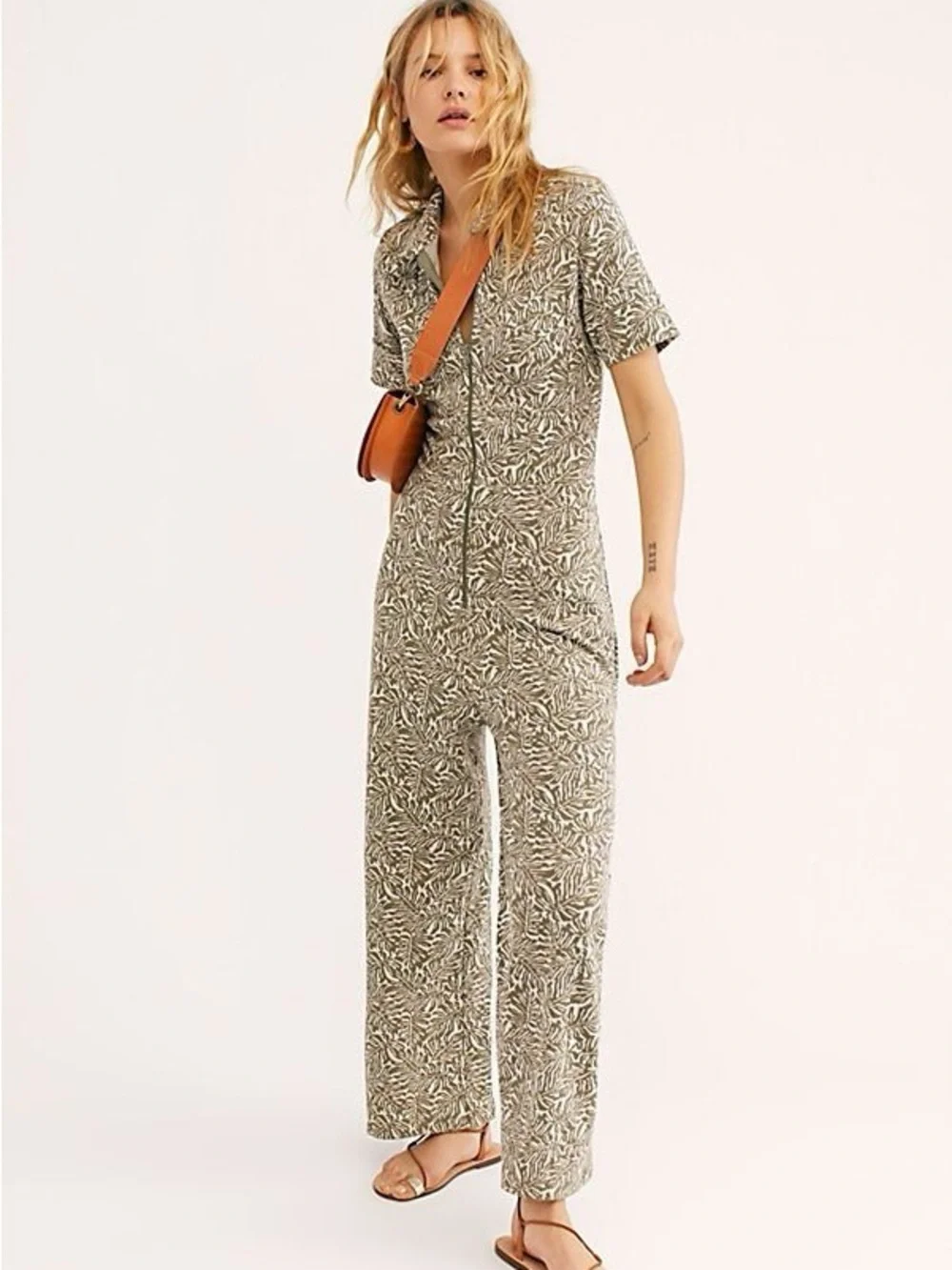 FREE PEOPLE Ellie Jumpsuit in Palm Olive Green Women’s Size Small Wide Leg